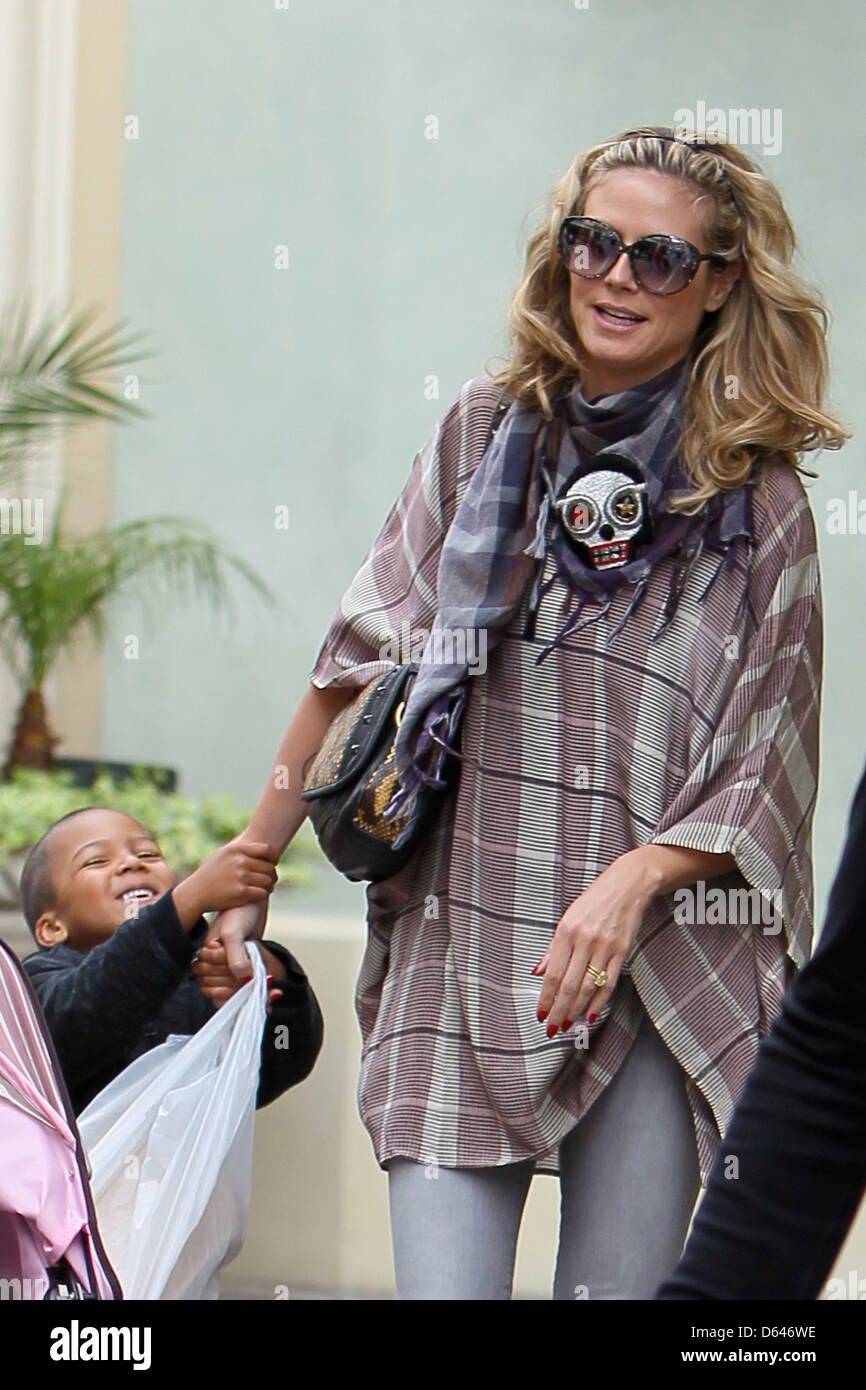 Johan Samuel, Heidi Klum Heidi Klum along with her children and parents