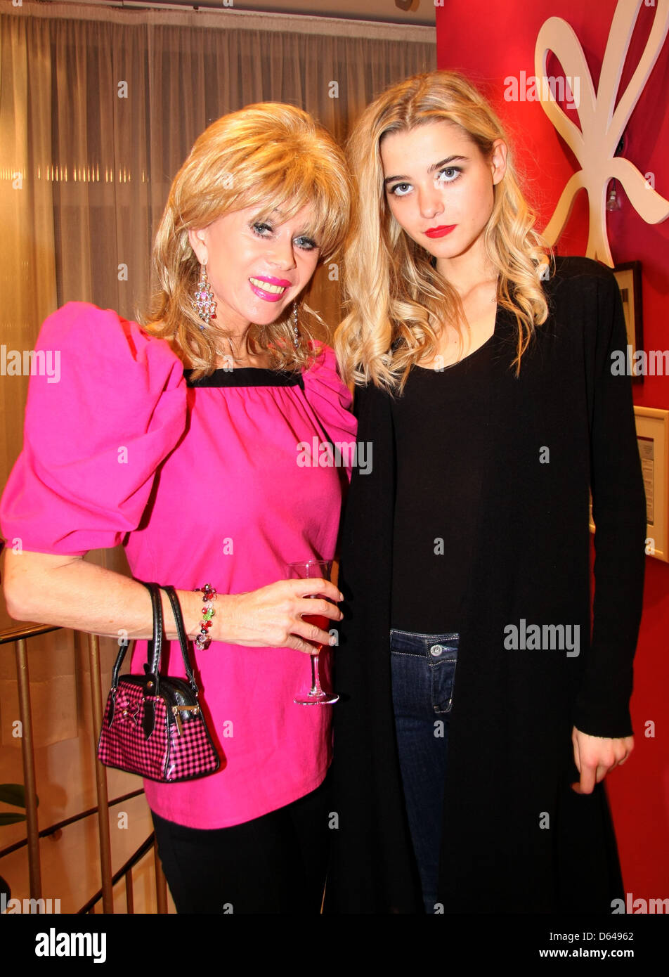Sally Farmiloe and Jade Rachel Elbaz Fashion Show at the Rachel Elbaz  Boutique in Knightsbridge London, England - 16.03.11 Stock Photo - Alamy