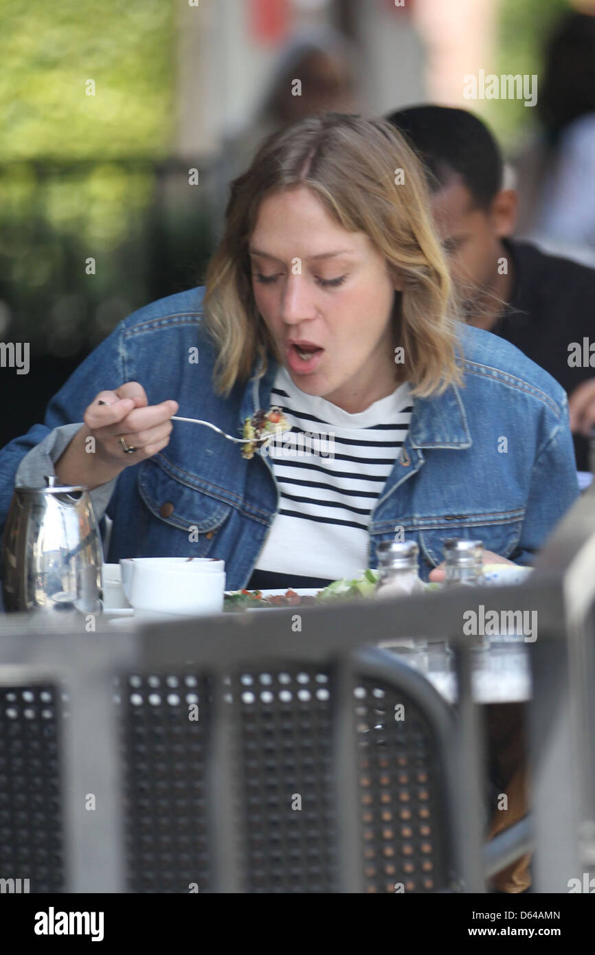 Chloe Sevigny eating lunch at Hugo's restaurant in West Hollywood Los Angeles, California6 Stock Photo