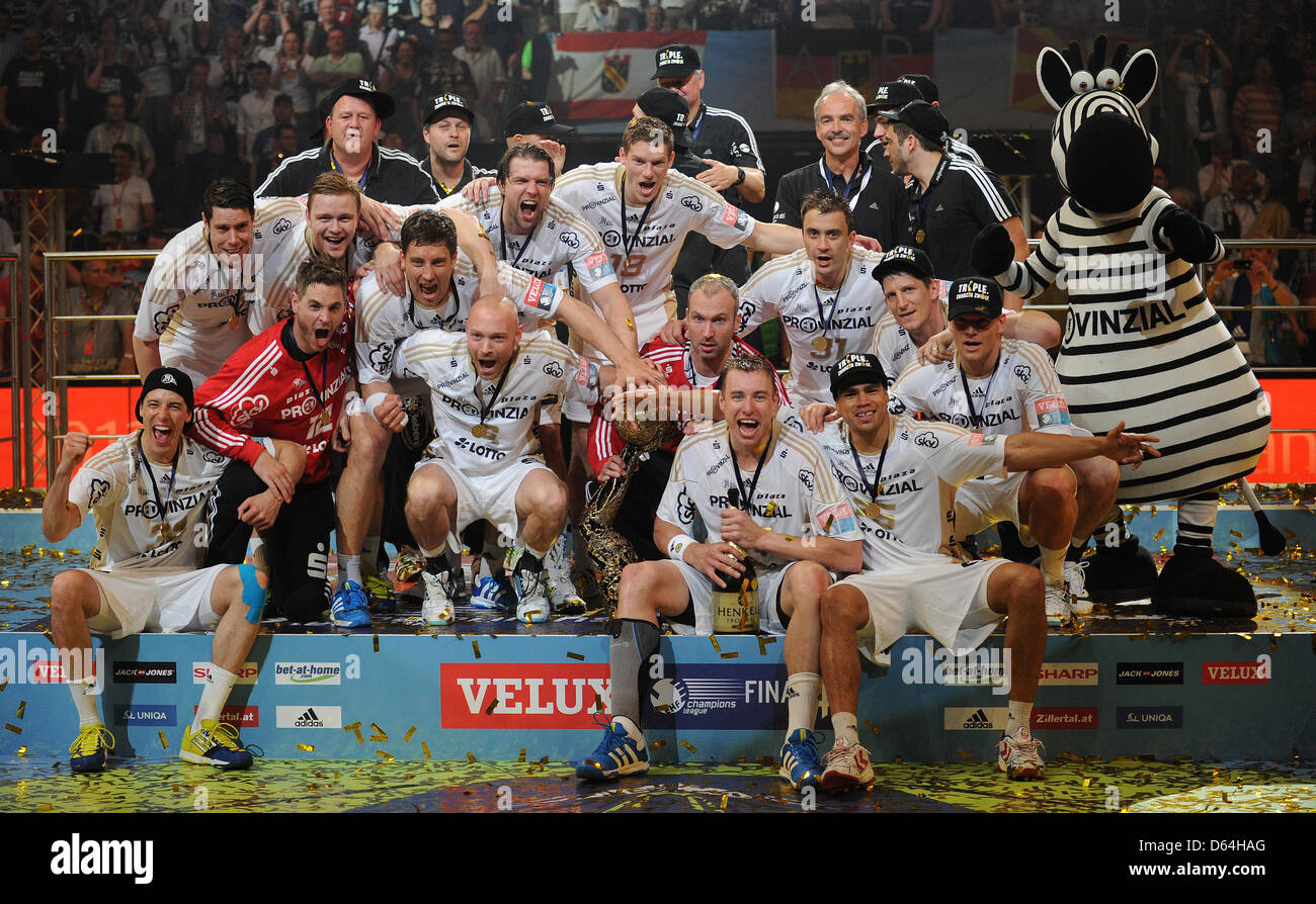 Kiel cheers after winning the Handball Champions League EHF Final Four Final  of THW Kiel vs. Atletico Madrid at Lanxess Arena in Cologne, Germany, 27  May 2012. Photo: Jonas Guettler Stock Photo - Alamy