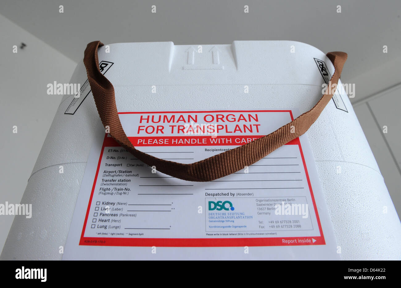(ILLUSTRATION) An organ transport box sits in the offices of the German
