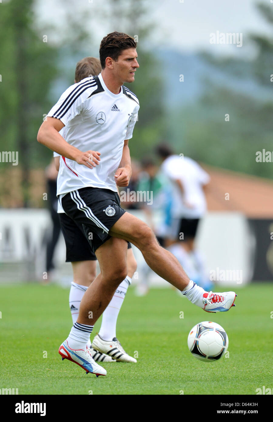 Germany's Mario Gomez warms up during practice on a pitch in Tourettes, France, 29 May 2012. The German national soccer team is preparing for the Euro 2012 at their training camp in southern France. Photo: ANDREAS GEBERT Stock Photo