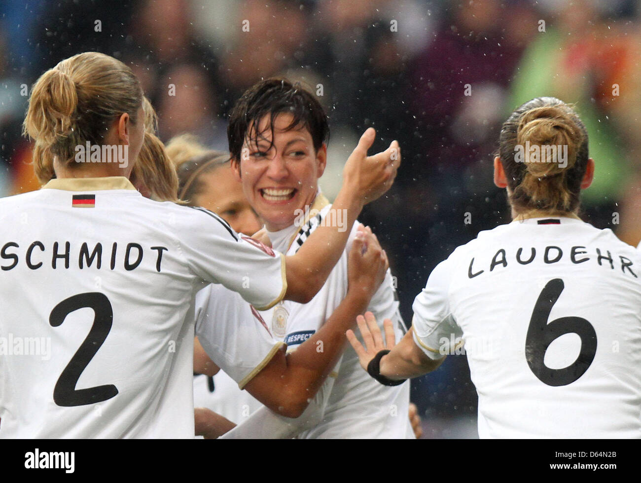 Germany's Linda Bresonik (C) celebrates her 1-0 goal with her teammates during the qualification match for the women's European Soccer Championshiop between Germany and Rumania at Schueco Arena in Bielefeld, Germany, 31 May 2012. Photo: OLIVER KRATO Stock Photo