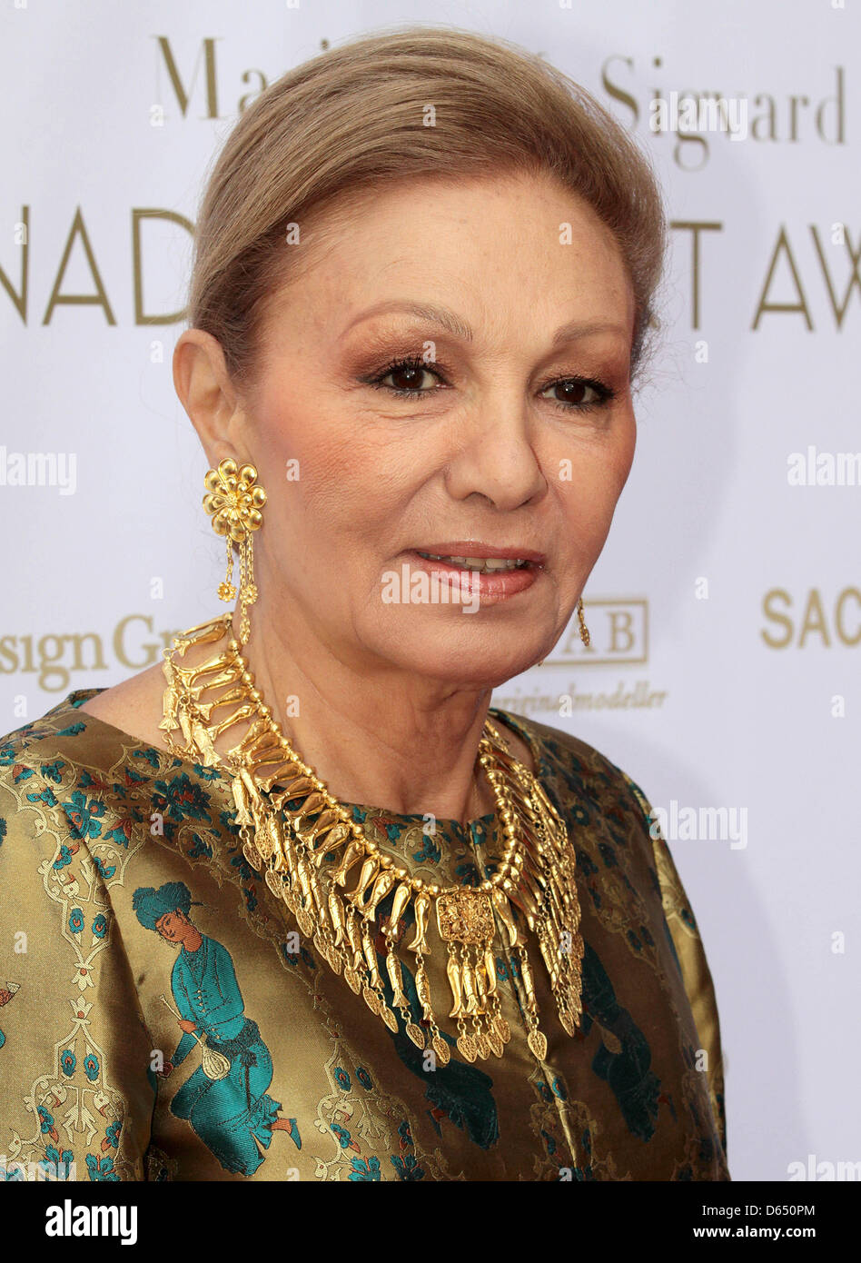 Hm queen farah pahlavi iran hi-res stock photography and images - Alamy