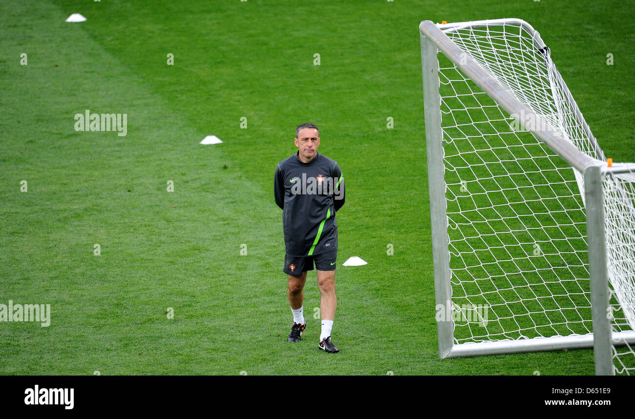 Portugal's coach Paulo Bento during a training session of the Portugal national soccer team at Arena Lviv in Lviv, the Ukraine, 08 June 2012. Photo: Thomas Eisenhuth dpa (Please refer to chapters 7 and 8 of http://dpaq.de/Ziovh for UEFA Euro 2012 Terms & Conditions)  +++(c) dpa - Bildfunk+++ Stock Photo