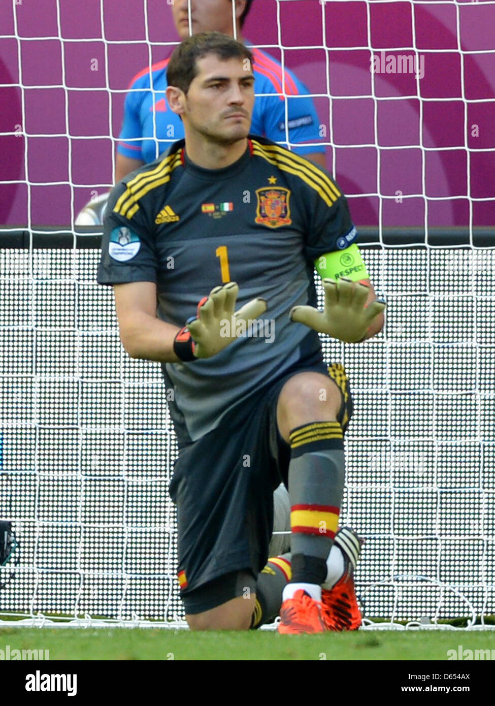 Spain's goalie Iker Casillas gestures during UEFA EURO 2012 group C soccer match Spain vs Italy at Arena Gdansk in Gdansk, Poland, 10 June 2012. Photo: Marcus Brandt dpa (Please refer to chapters 7 and 8 of http://dpaq.de/Ziovh for UEFA Euro 2012 Terms & Conditions)  +++(c) dpa - Bildfunk+++ Stock Photo