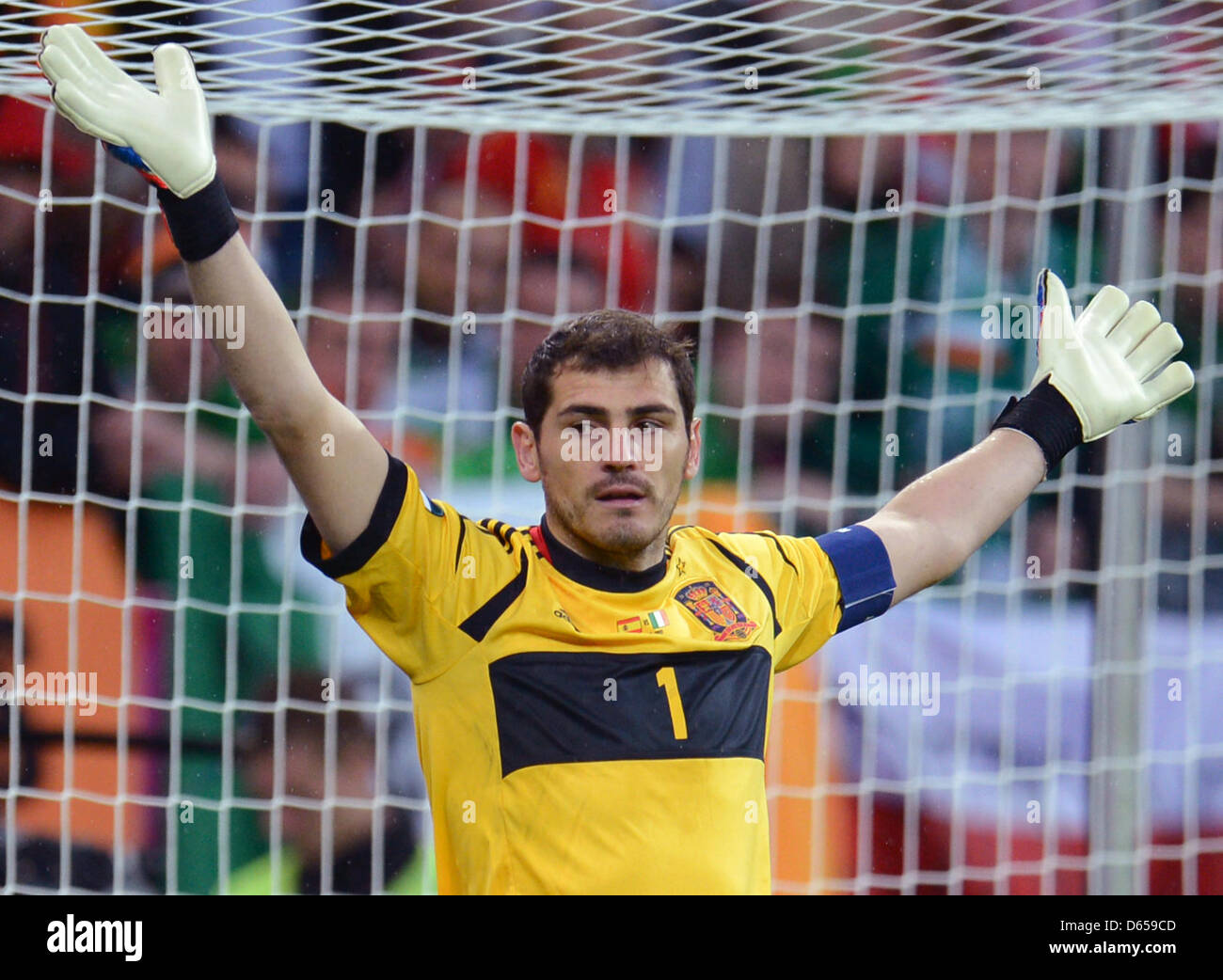 Spain's goalie Iker Casillas gestures during the UEFA EURO 2012 group C soccer match Spain vs Republic of Ireland at Arena Gdansk in Gdansk, Poland, 14 June 2012. Photo: Andreas Gebert dpa (Please refer to chapters 7 and 8 of http://dpaq.de/Ziovh for UEFA Euro 2012 Terms & Conditions)  +++(c) dpa - Bildfunk+++ Stock Photo