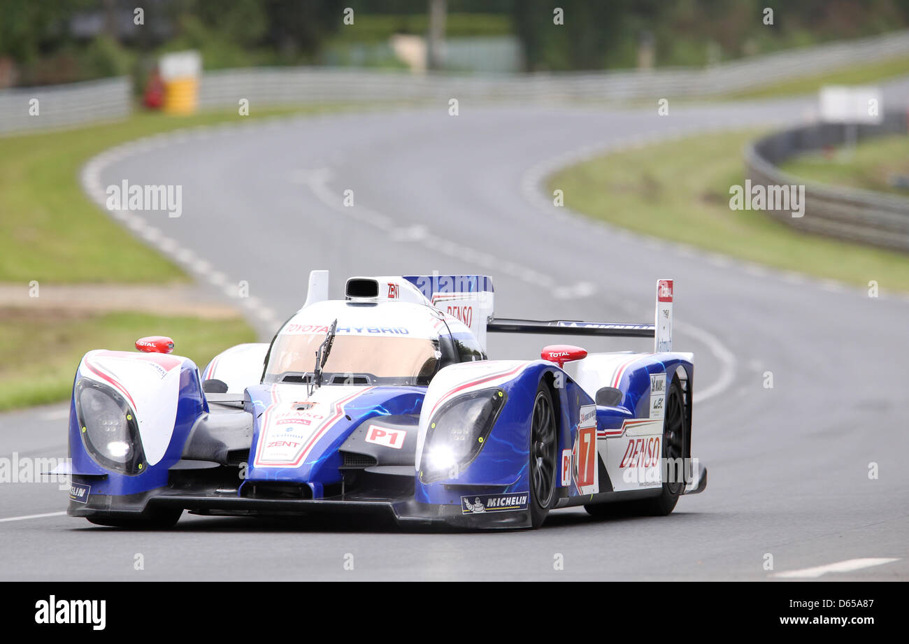 The LMP1 class Toyota TS 030 - Hybrid of Toyota Racing with drivers ...