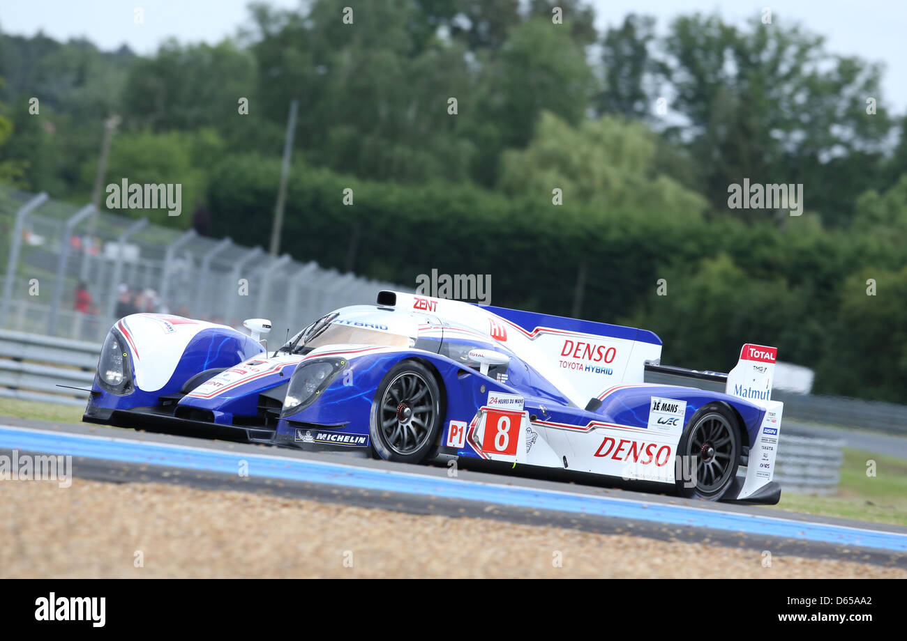 The LMP1 class Toyota TS 030 - Hybrid of Toyota Racing with drivers ...