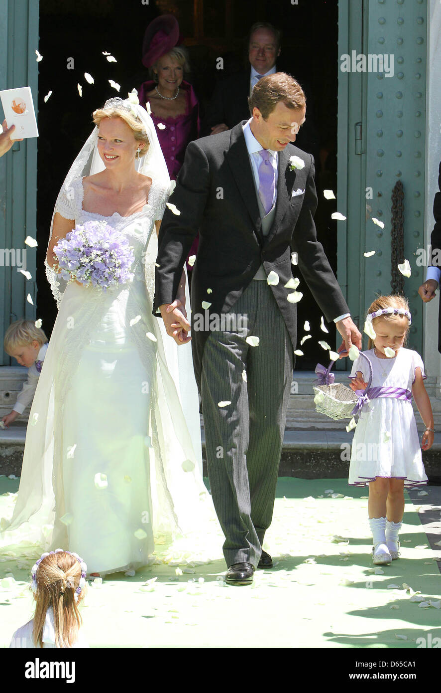 Dutch Princess Maria Carolina de Bourbon de Parme (L) and Albert Brenninkmeijer leave the Dutch Princess Maria Carolina de Bourbon de Parme (L) and Albert Brenninkmeijer leave the