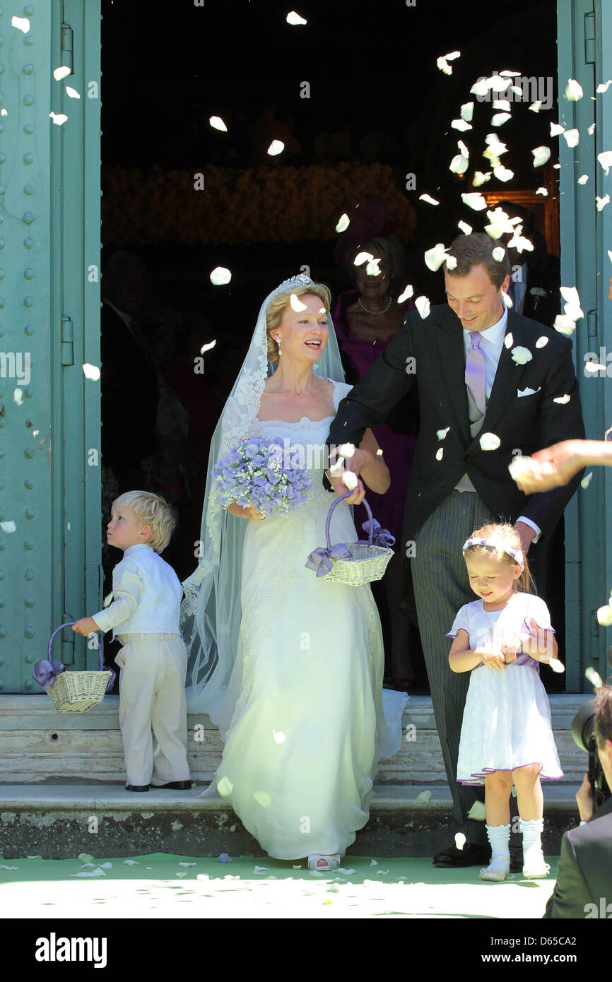 Dutch Princess Maria Carolina de Bourbon de Parme (L) and Albert Brenninkmeijer leave the Dutch Princess Maria Carolina de Bourbon de Parme (L) and Albert Brenninkmeijer leave the