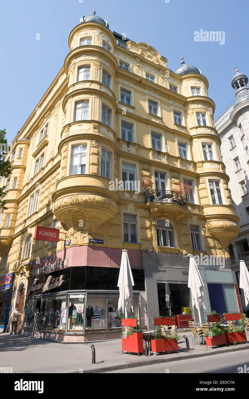 Luxury apartment building in Vienna Stock Photo Alamy