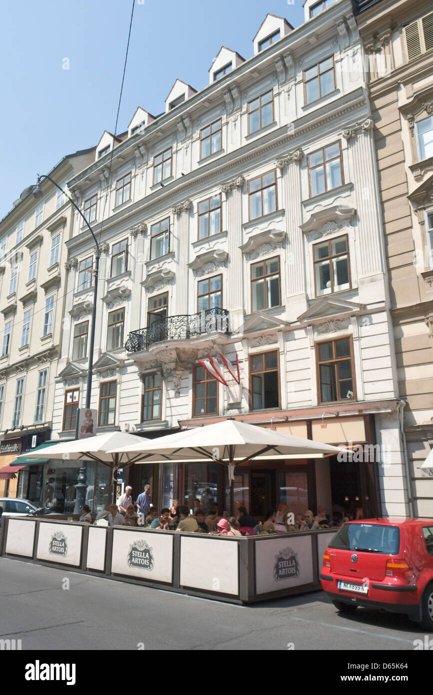 Baroque apartment building in Vienna Stock Photo Alamy
