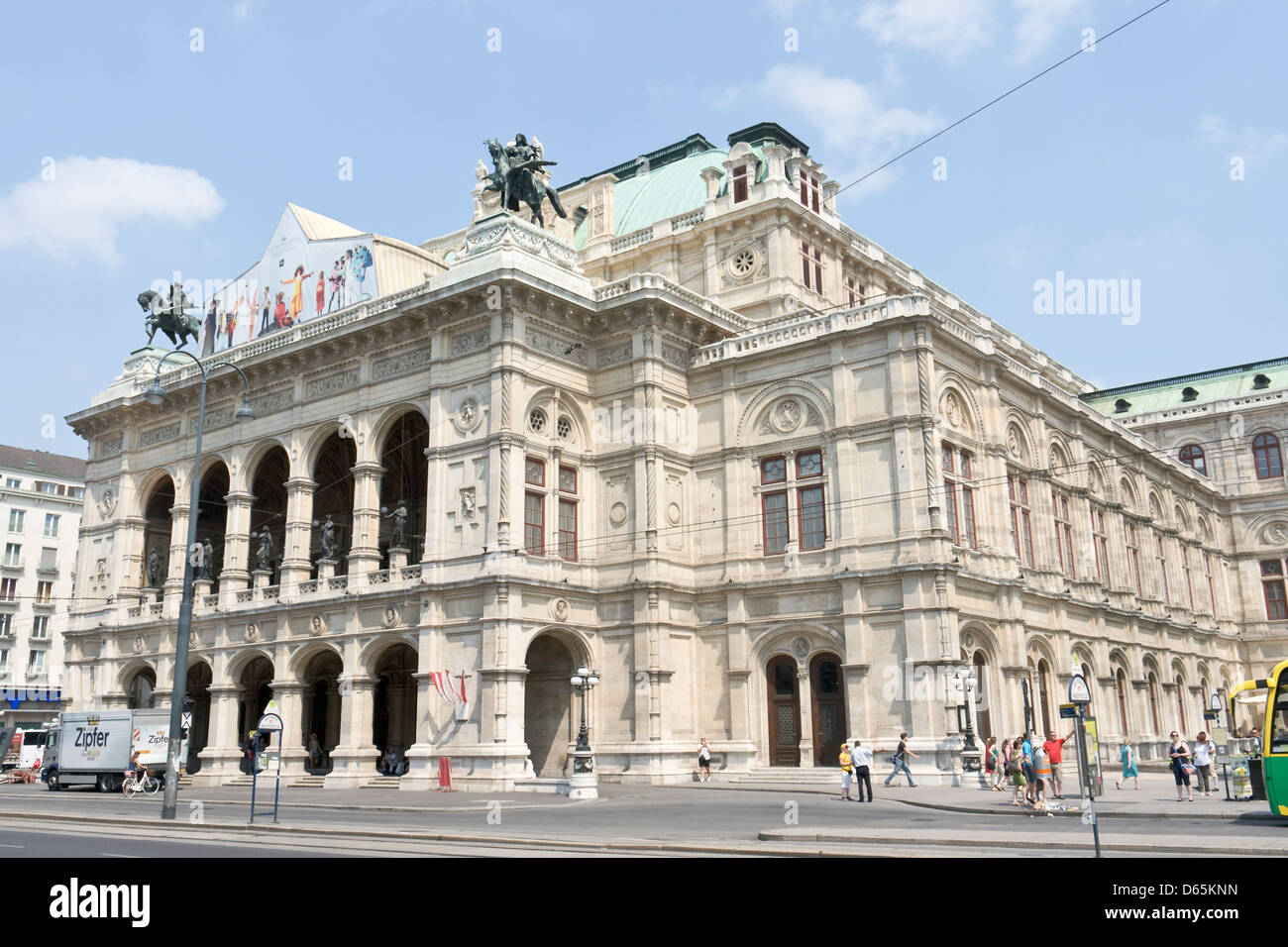Vienna State Opera Stock Photo - Alamy