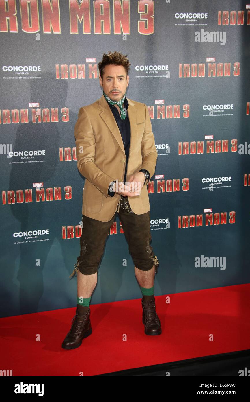 Munich, Germany. 12th April 2013. Actor Robert Downey jr. poses at a photocall promoting 'Iron Man 3' at Hotel Bayerischer Hof in Munich, Germany, on 12 April 2013. Photo: Hubert Boesl/dpa/Alamy Live News Stock Photo