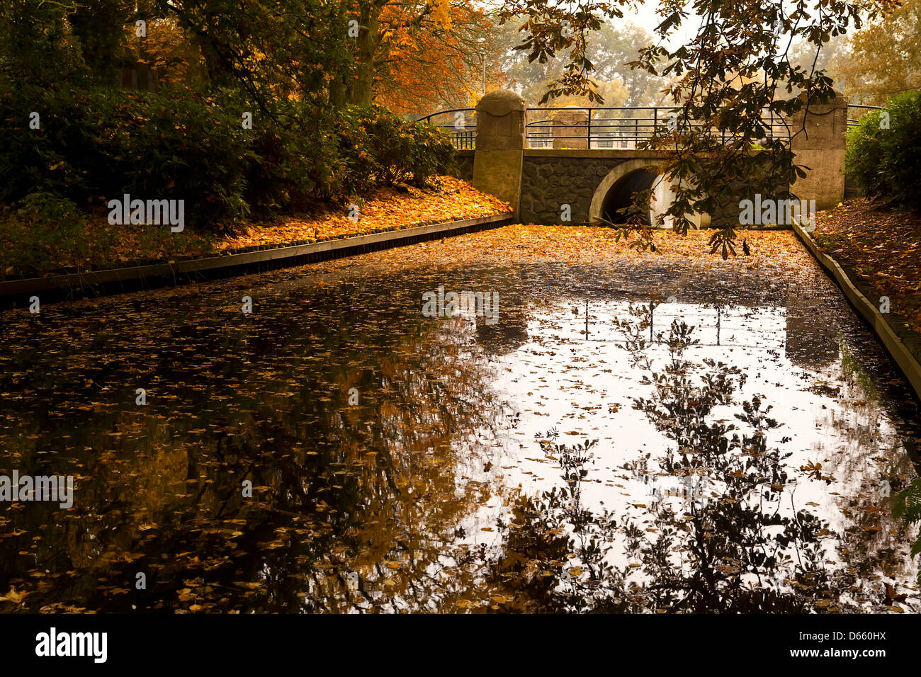 Stone canal bridge hi-res stock photography and images - Alamy