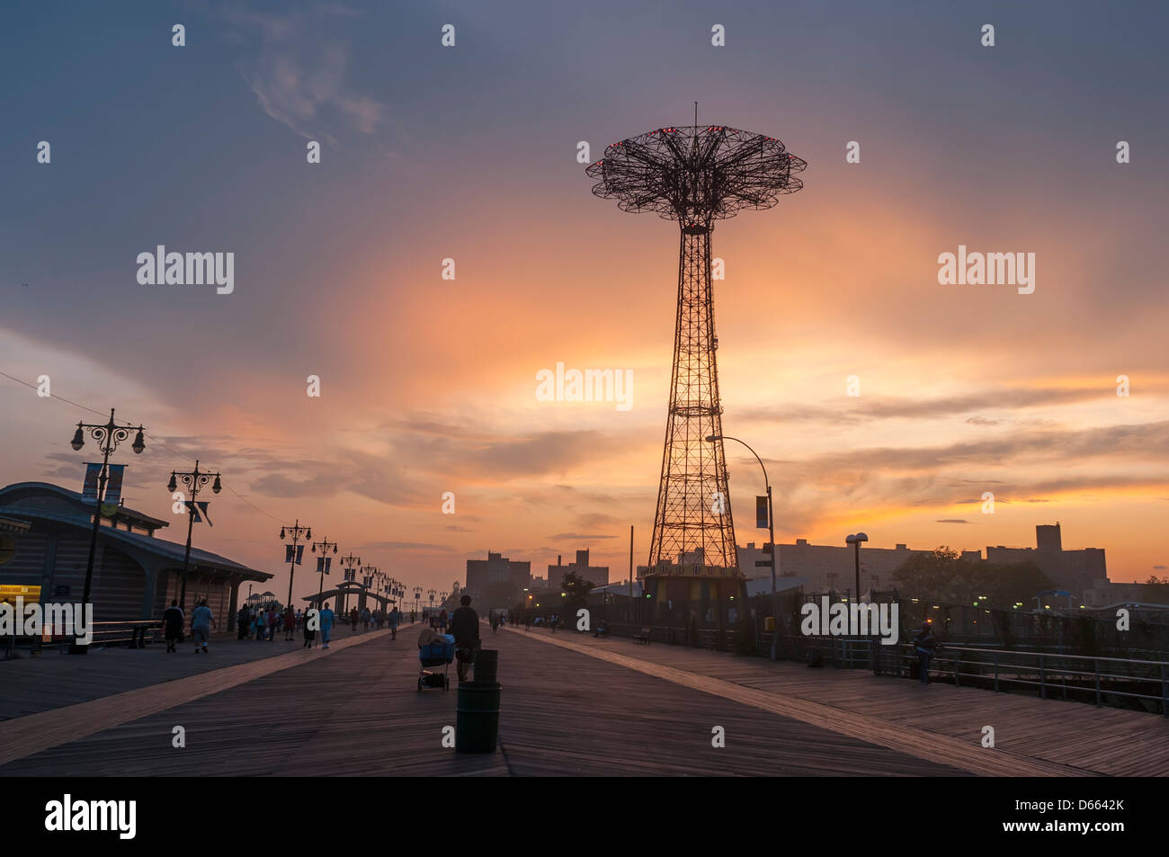 Coney island new york night hi-res stock photography and images - Alamy