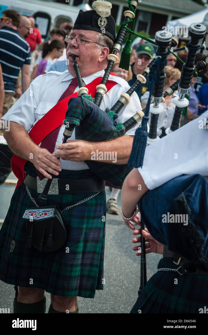 Bagpipe players perform Stock Photo Alamy