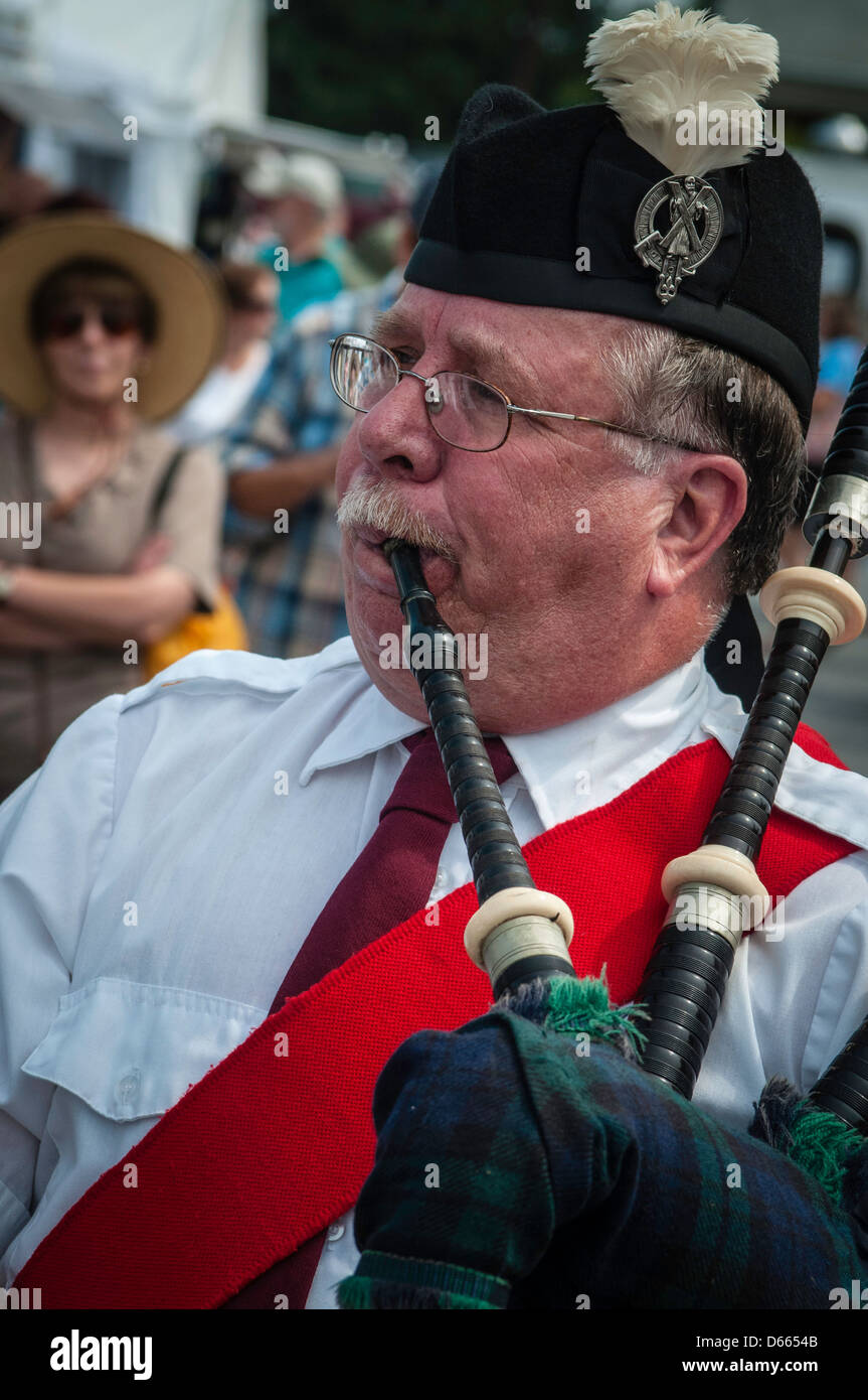 Bagpipe players perform Stock Photo Alamy