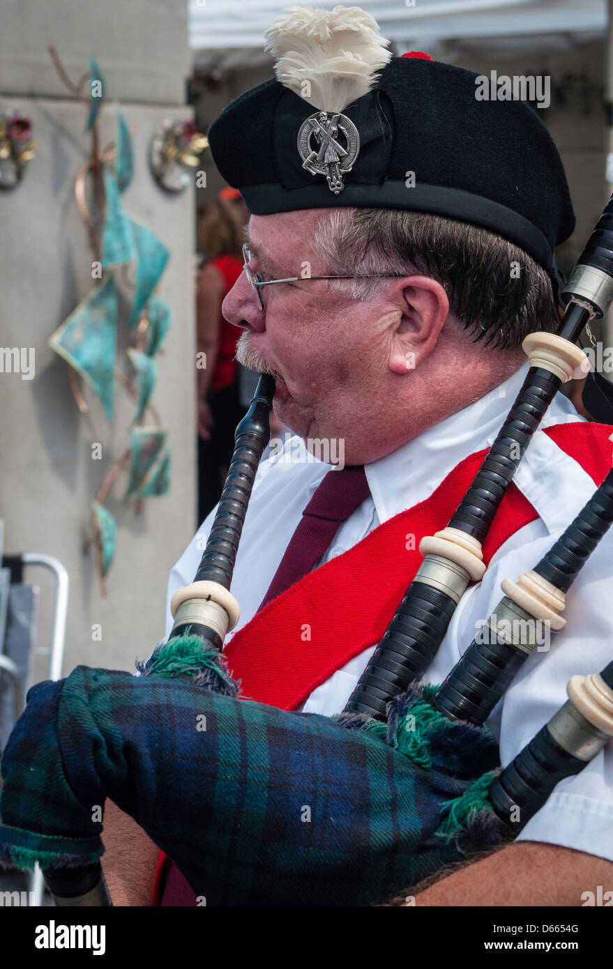 Irish bagpipe musicians hires stock photography and images Alamy