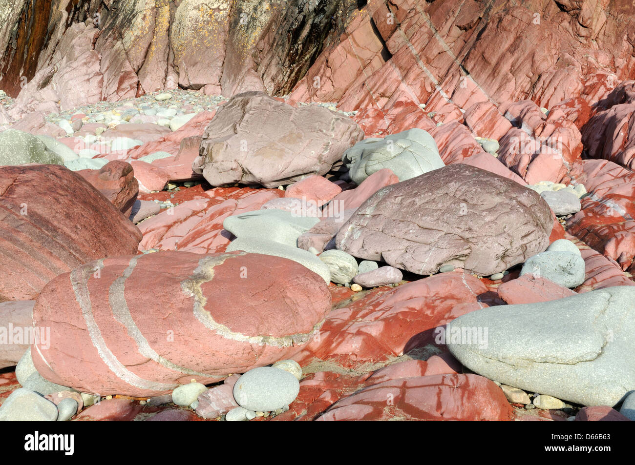 Rusty Reddis Beach Rocks Red rocks beach hi-res stock photography and images - Alamy
