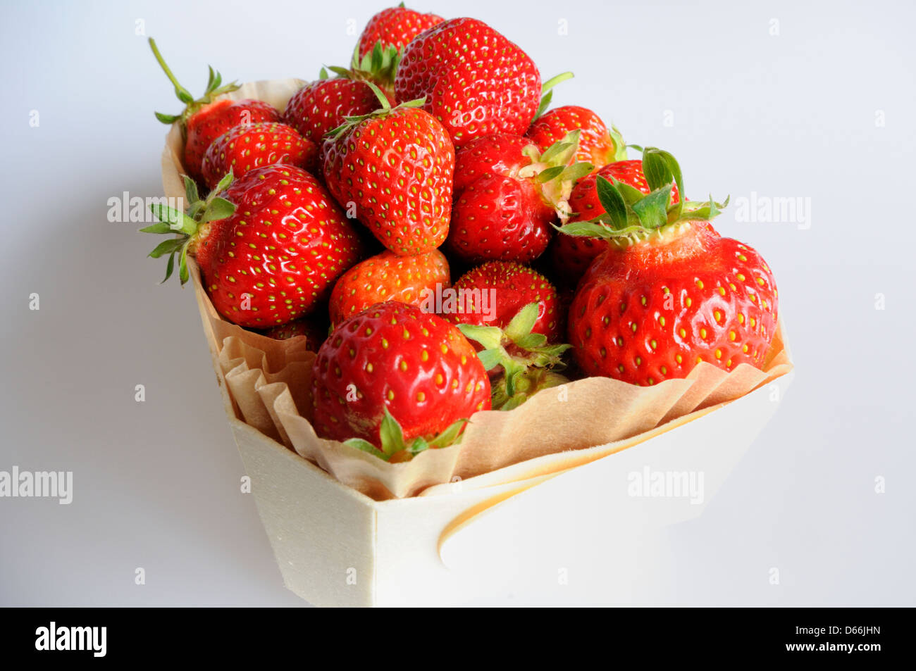 A Punnet of Organic Strawberries Stock Photo - Alamy