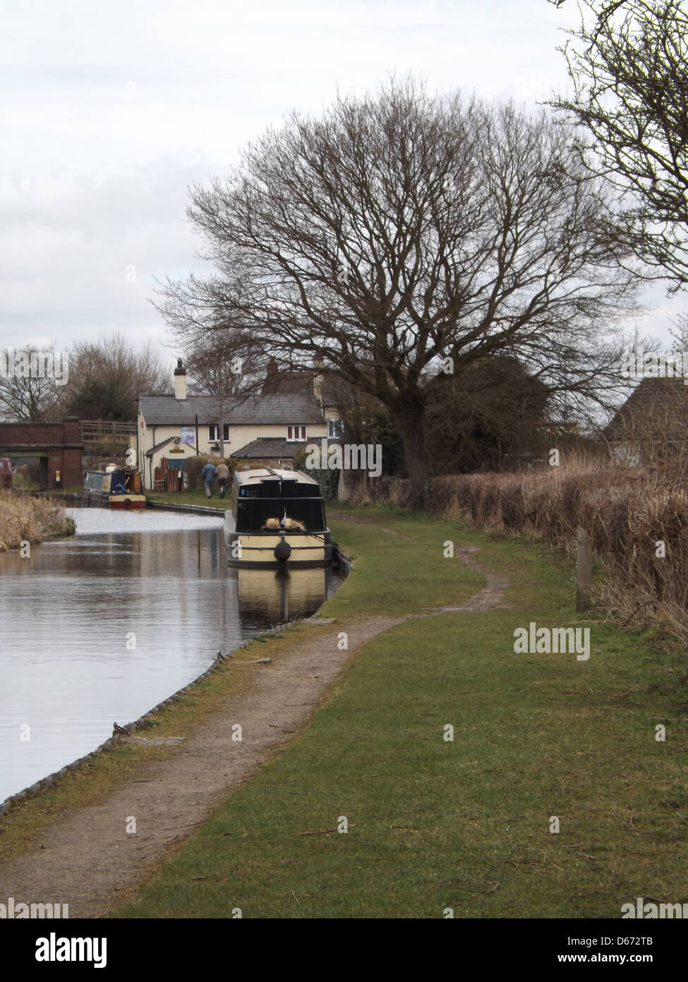Trent and Mersey Canal by Branston Waterpark Burton on Trent with canal boat Stock Photo