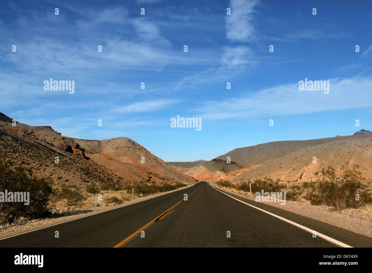 Highway crossing death valley hi-res stock photography and images - Alamy