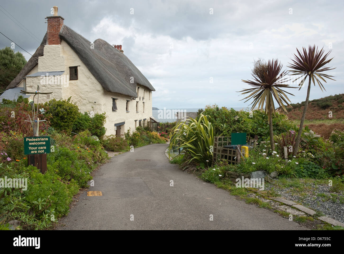 Seaside cottage in Lizard Peninsula, Cornwall, UK Stock Photo Alamy