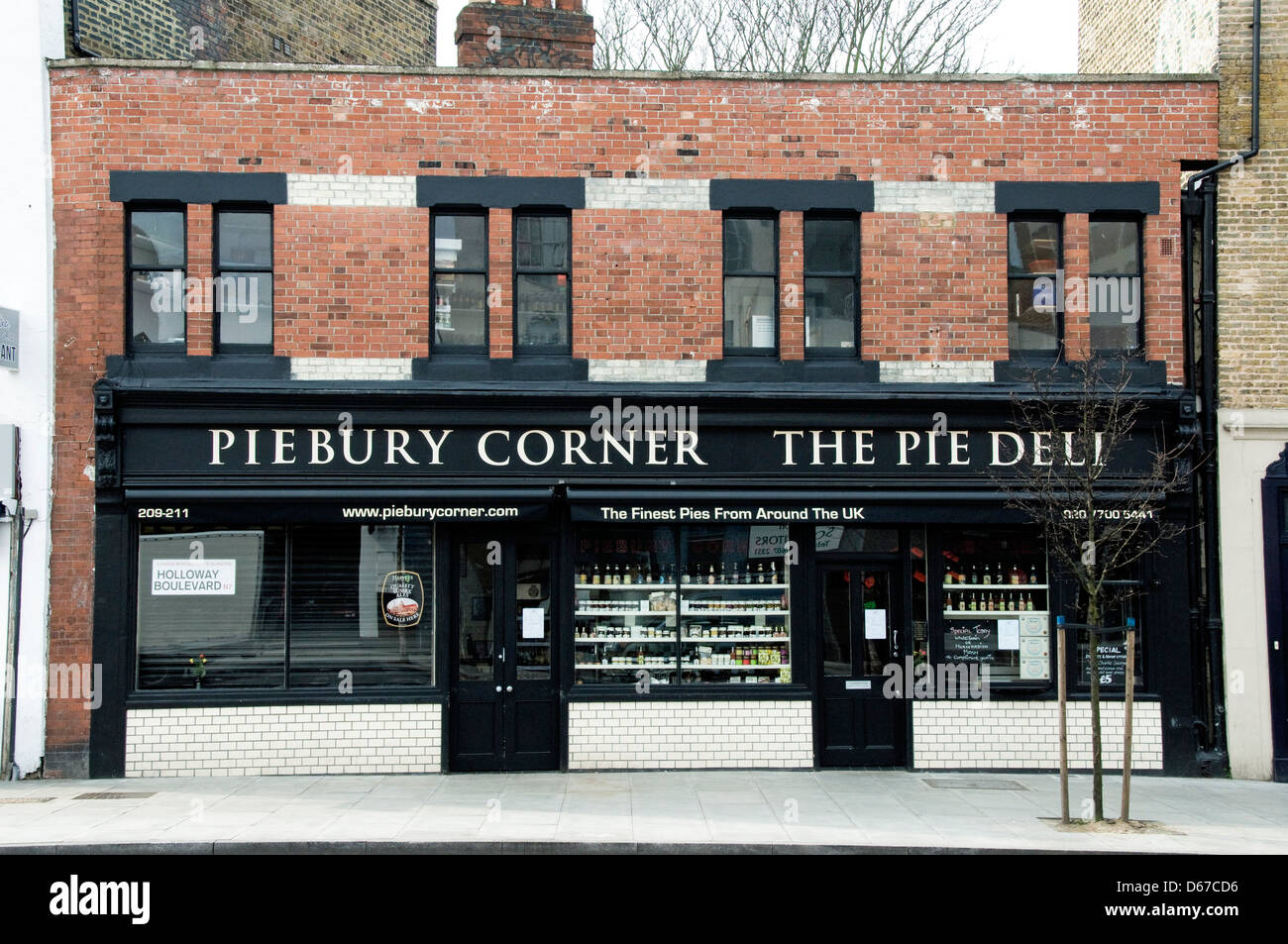 Piebury Corner The Pie Deli Holloway Road, Lower Holloway, N7 London Borough of Islington, England UK Stock Photo