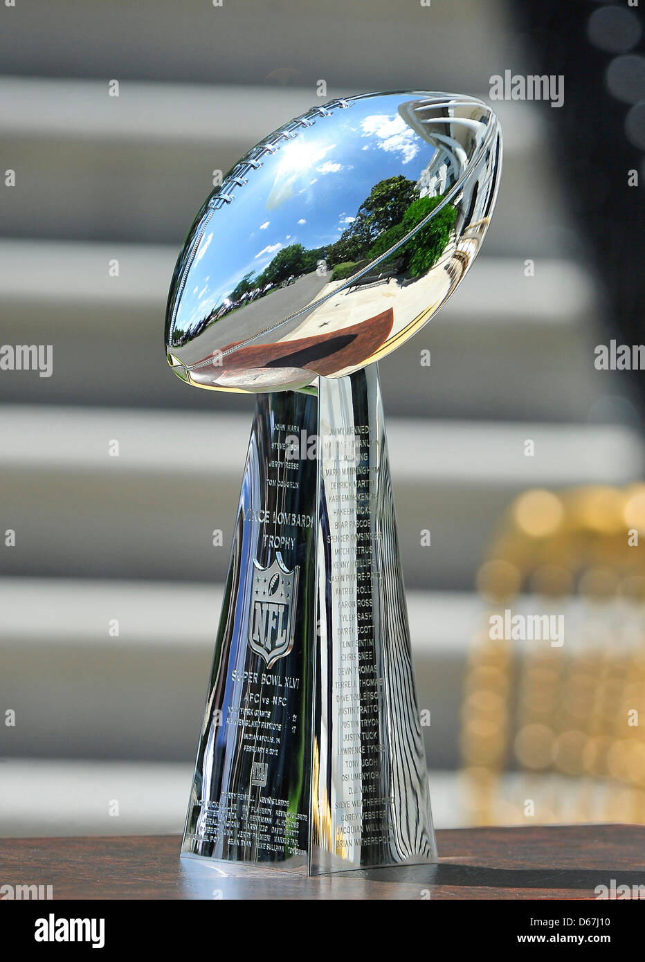 Super bowl trophy nfl hi-res stock photography and images - Alamy