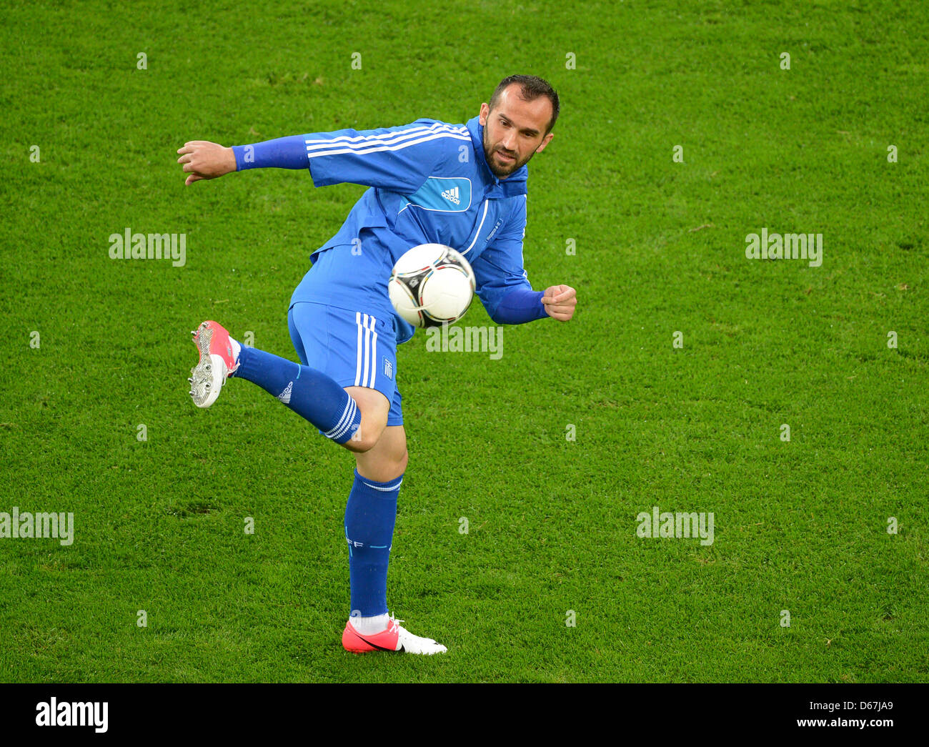 Greece's Theofanis Gekas practices during a training session of the Greek national soccer team at Arena Gdansk in Gdansk, Poland, 21 June 2012. Photo: Marcus Brandt dpa (Please refer to chapters 7 and 8 of http://dpaq.de/Ziovh for UEFA Euro 2012 Terms & Conditions)  +++(c) dpa - Bildfunk+++ Stock Photo