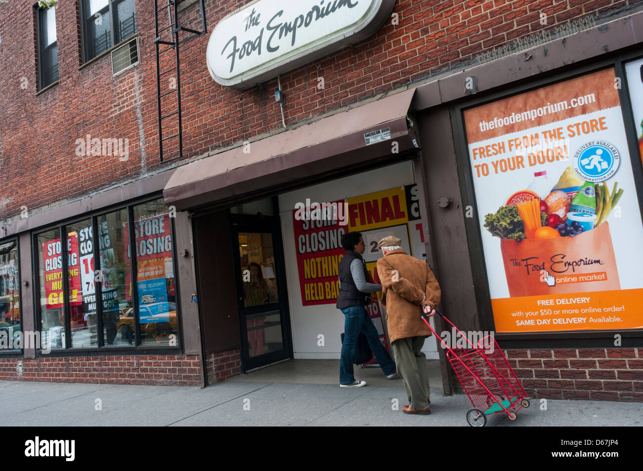 One of two Food Emporium supermarkets in Manhattan slated to close in early May 2013 Stock Photo
