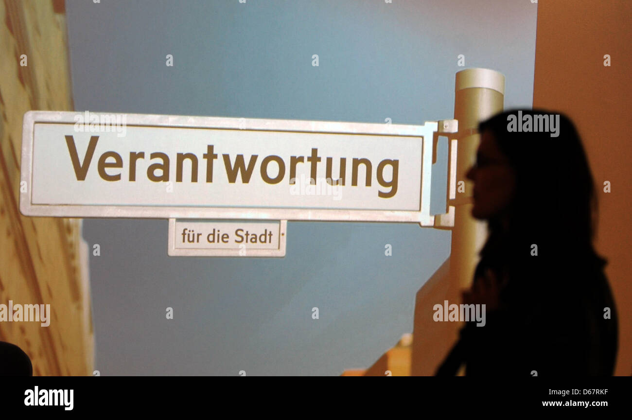 A street sign lettered 'Verantwortung fuer die Stadt' ('Responsibilty for the city') is pictured during the presentation of the book 'Responsibility for the city. Contributions to a new together' in Berlin, Germany, 26 June 2012. Photo: Jens Kalaene Stock Photo