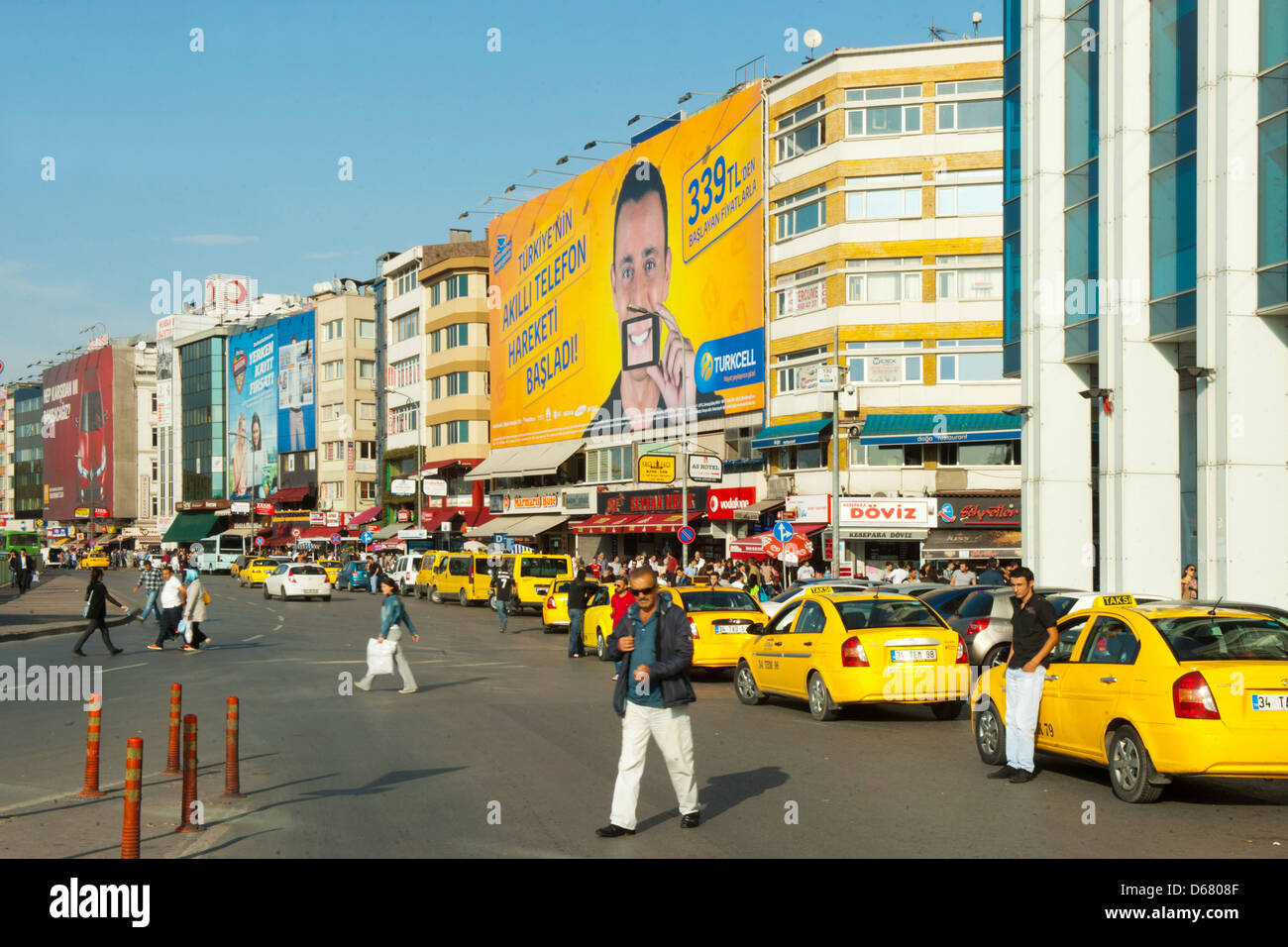 Türkei, Istanbul, Kadiköy, Kadiköy-Haydarpasa-Rihtim Caddesi Stock Photo