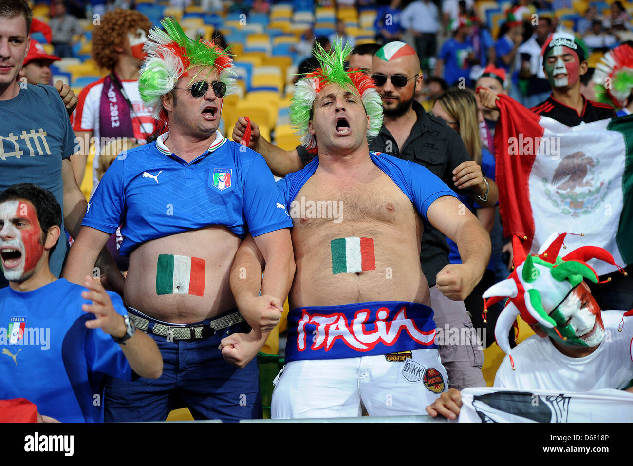 Italian supporters hi-res stock photography and images - Alamy