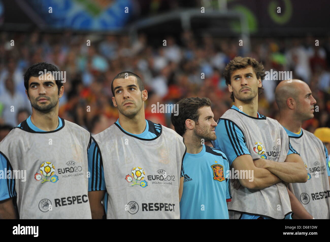 Spain's (L-R) Raul Albiol, Alvaro Negredo, Juan Mata, Fernando Llorente, Jose Manuel Reina during the UEFA EURO 2012 final soccer match Spain vs. Italy at the Olympic Stadium in Kiev, Ukraine, 01 July 2012. Photo: Andreas Gebert dpa (Please refer to chapters 7 and 8 of http://dpaq.de/Ziovh for UEFA Euro 2012 Terms & Conditions) Stock Photo