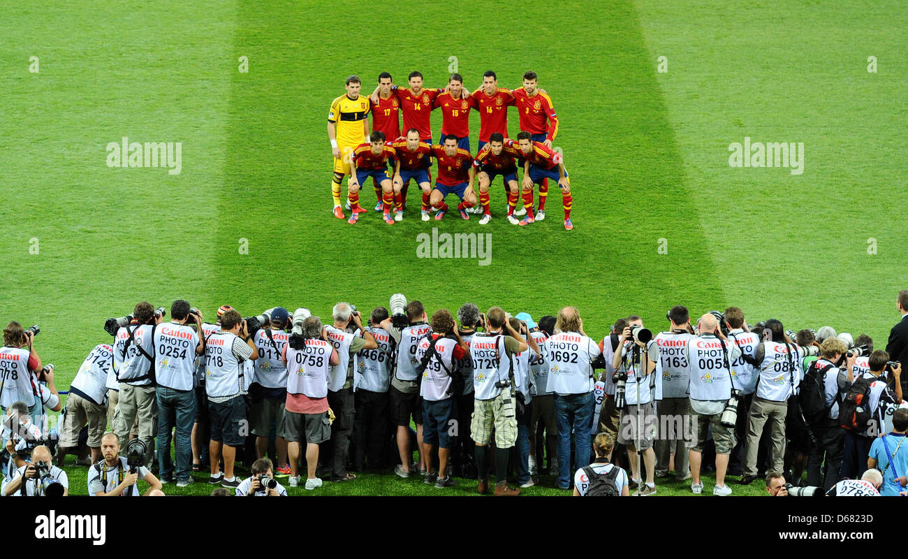 Team Spain (back LR) goalkeeper Iker Casillas, Alvaro Arbeloa, Xabi