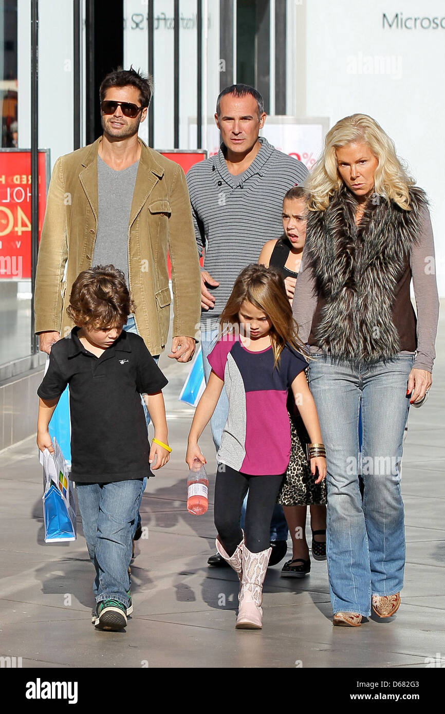 David Charvet and daughter Heaven Rain Charvet David Charvet shopping at Century City Mall with his family before going out to Stock Photo