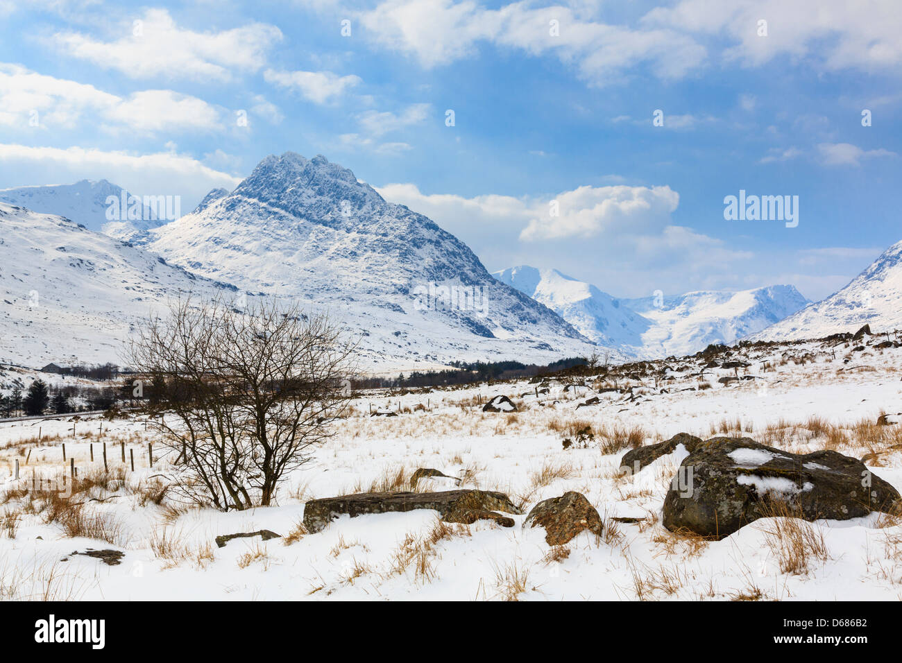 View to Mount Tryfan mountain east face with late snow in spring 2013 Snowdonia National Park, Ogwen Valley, Conwy, North Wales, UK Stock Photo