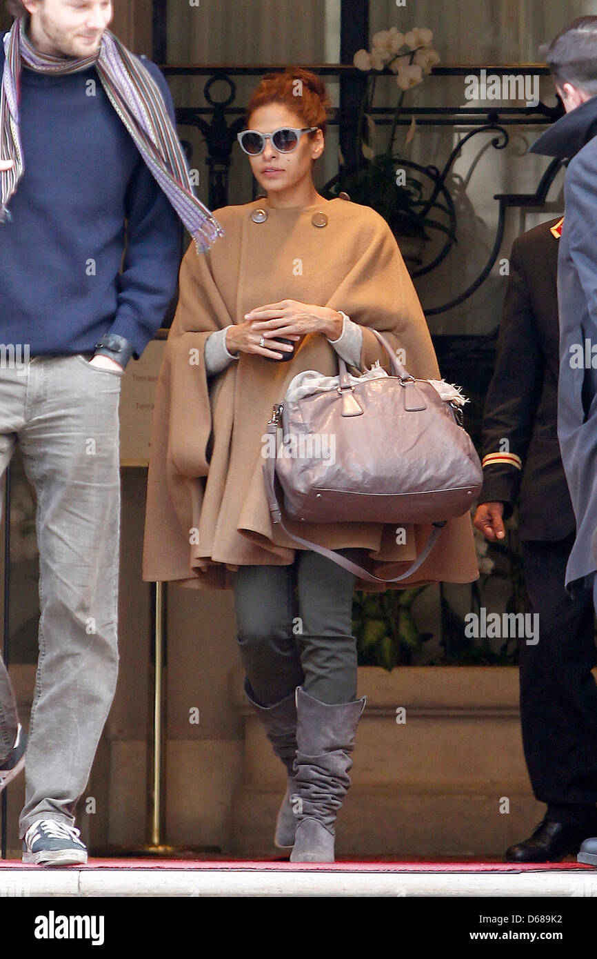 Eva Mendes leaving the Hotel Raphael to go sightseeing in Paris Paris ...
