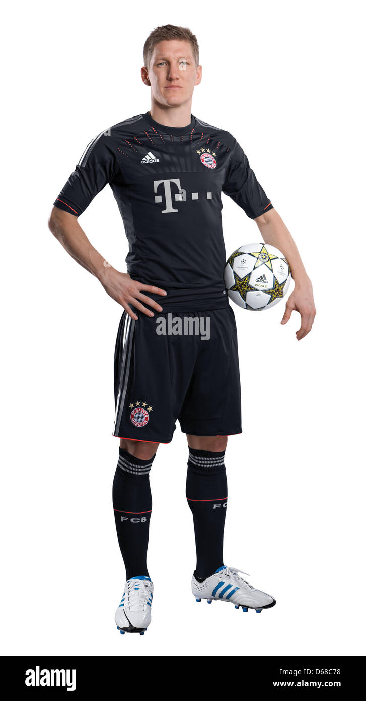 HANDOUT - A handout picture by Adidas shows Bastian Schweinsteiger posing  in the new jersey of Bundesliga soccer club Bayern Munich for the season  2012-2013 on 09 July 2012. Photo: Adidas ( - ! Stock Photo - Alamy