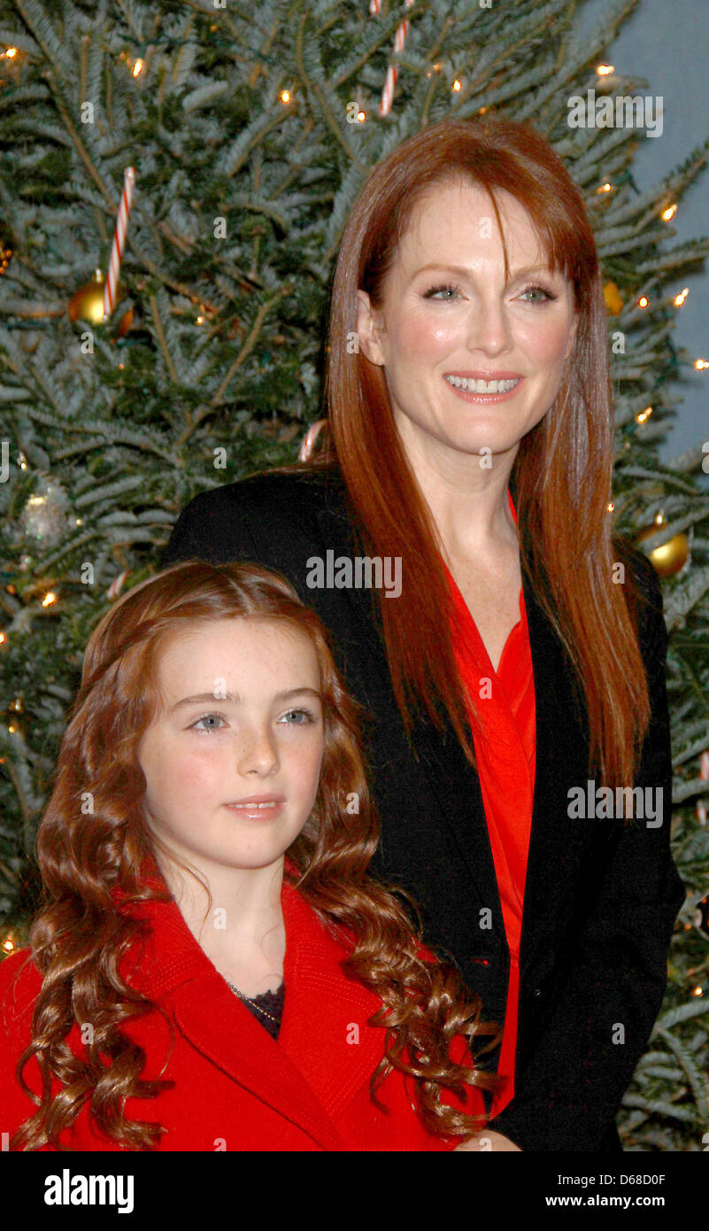 Julianne Moore Liv Helen Freundlich Manhattan Movement and Arts Center presents family performances to benefit 'Save The Stock Photo