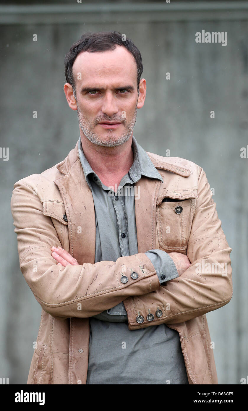 Swiss actor Anatole Taubman poses as character Olaf Boehm during a shooting of the MDR crime series Tatort in Espenhain, Germany, 13 July 2012. Photo: Jan Woitas Stock Photo