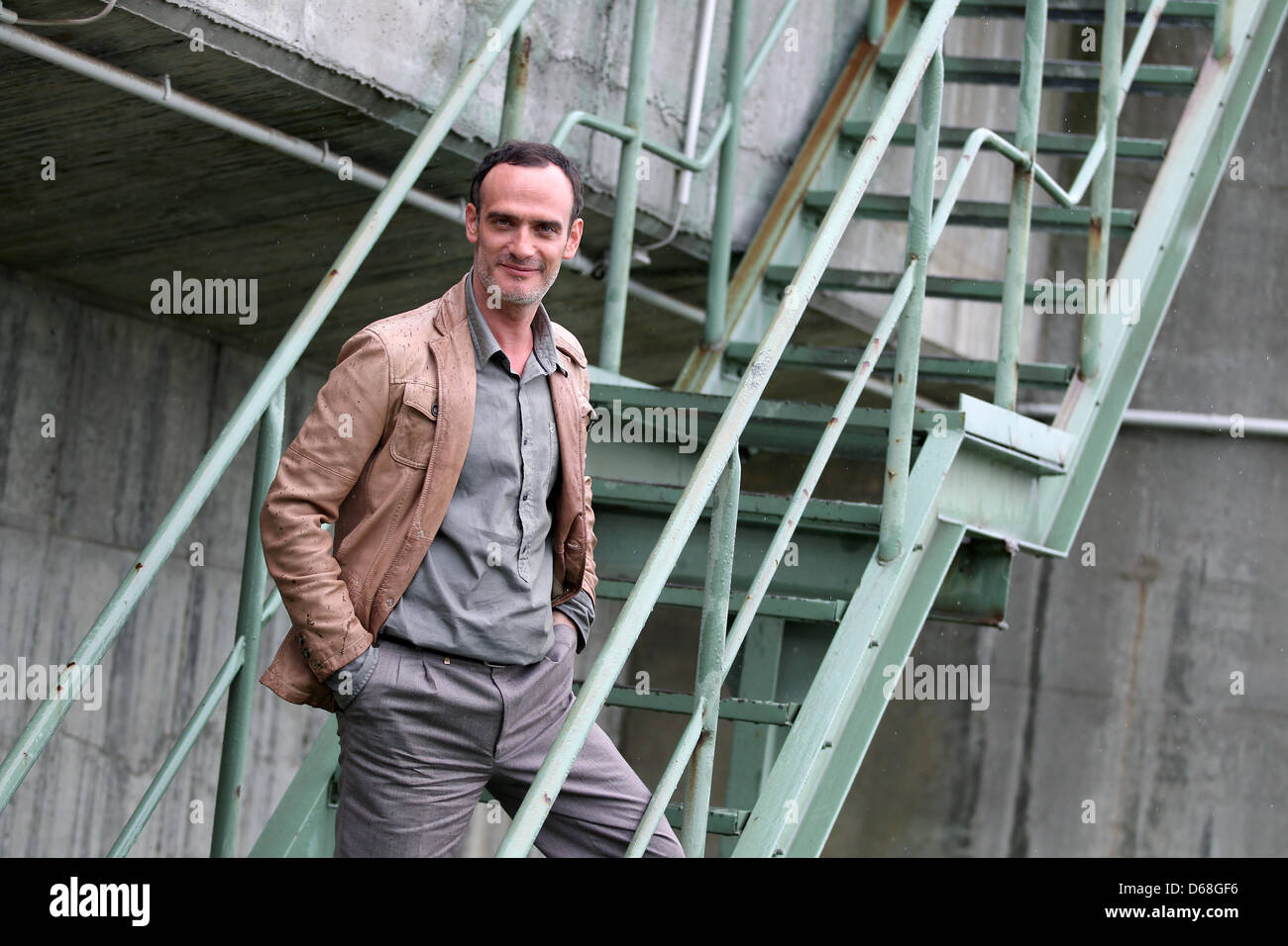 Swiss actor Anatole Taubman poses as character Olaf Boehm during a shooting of the MDR crime series Tatort in Espenhain, Germany, 13 July 2012. Photo: Jan Woitas Stock Photo