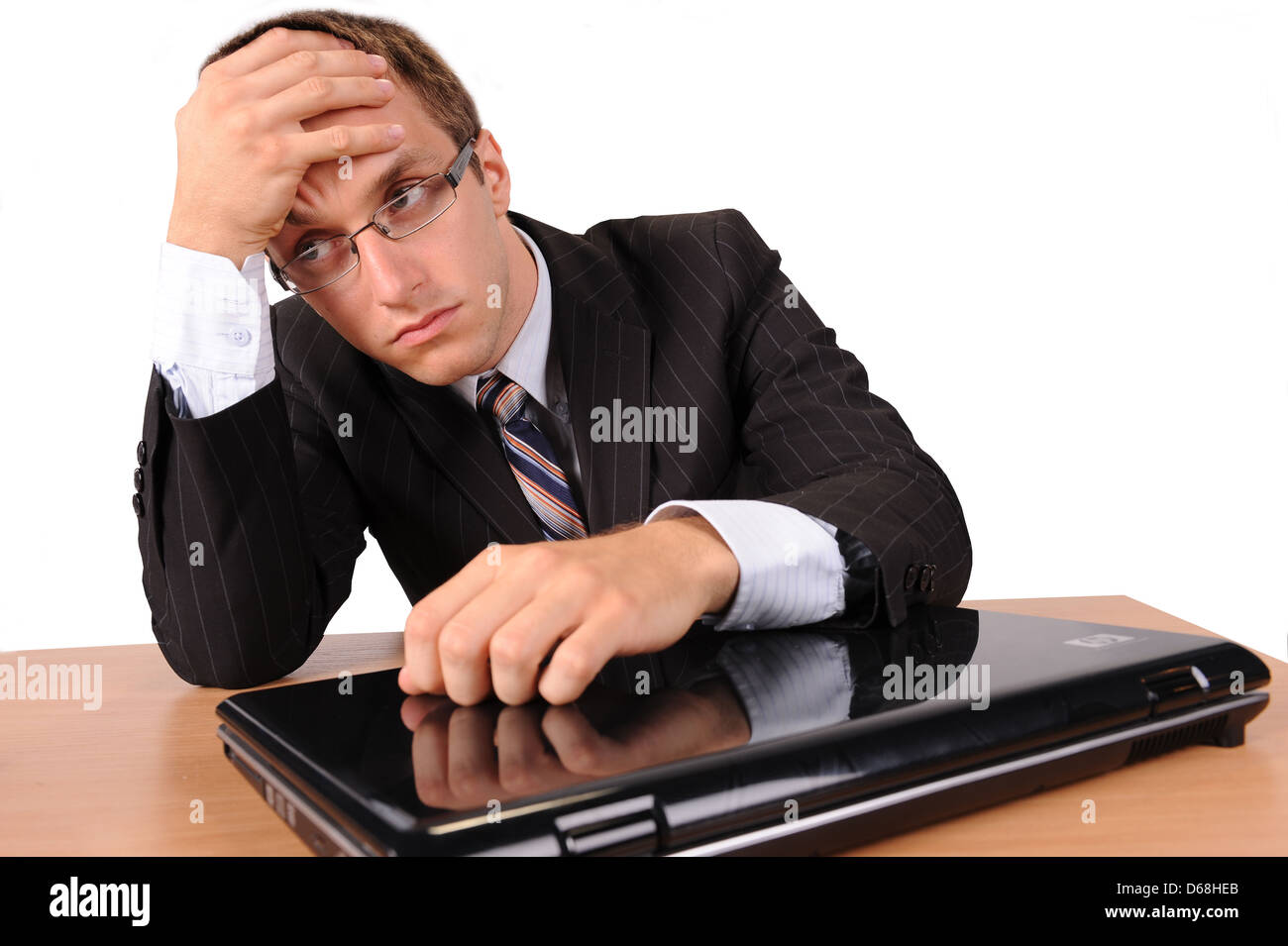 Девушка в офисе перекус. Люди в касках на производстве. Второй день отпуска приколы. Кадровый центр картинки. Работник макдональдс.