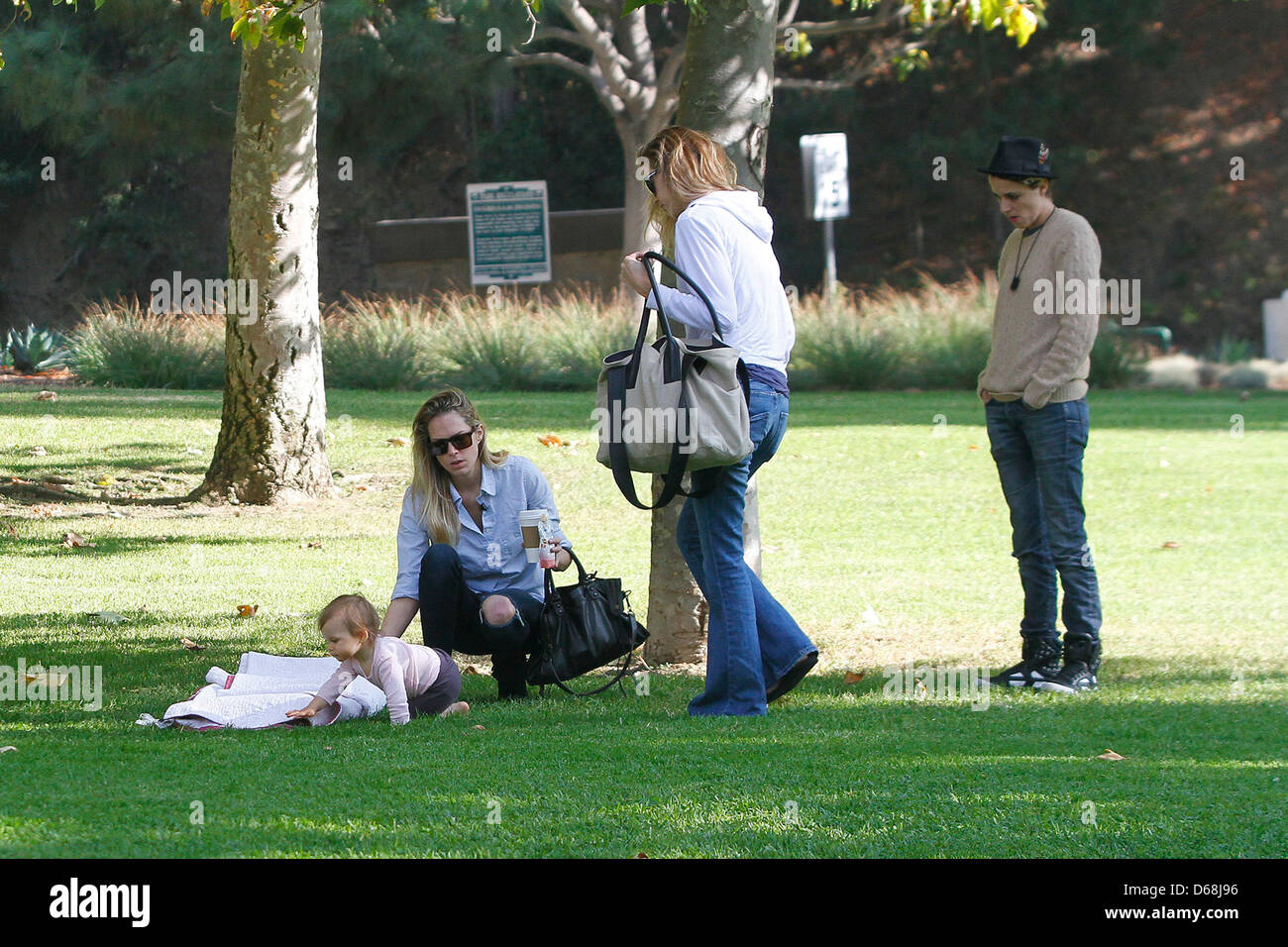 Samantha Ronson and friends spend the day at Coldwater Park Los Angeles ...