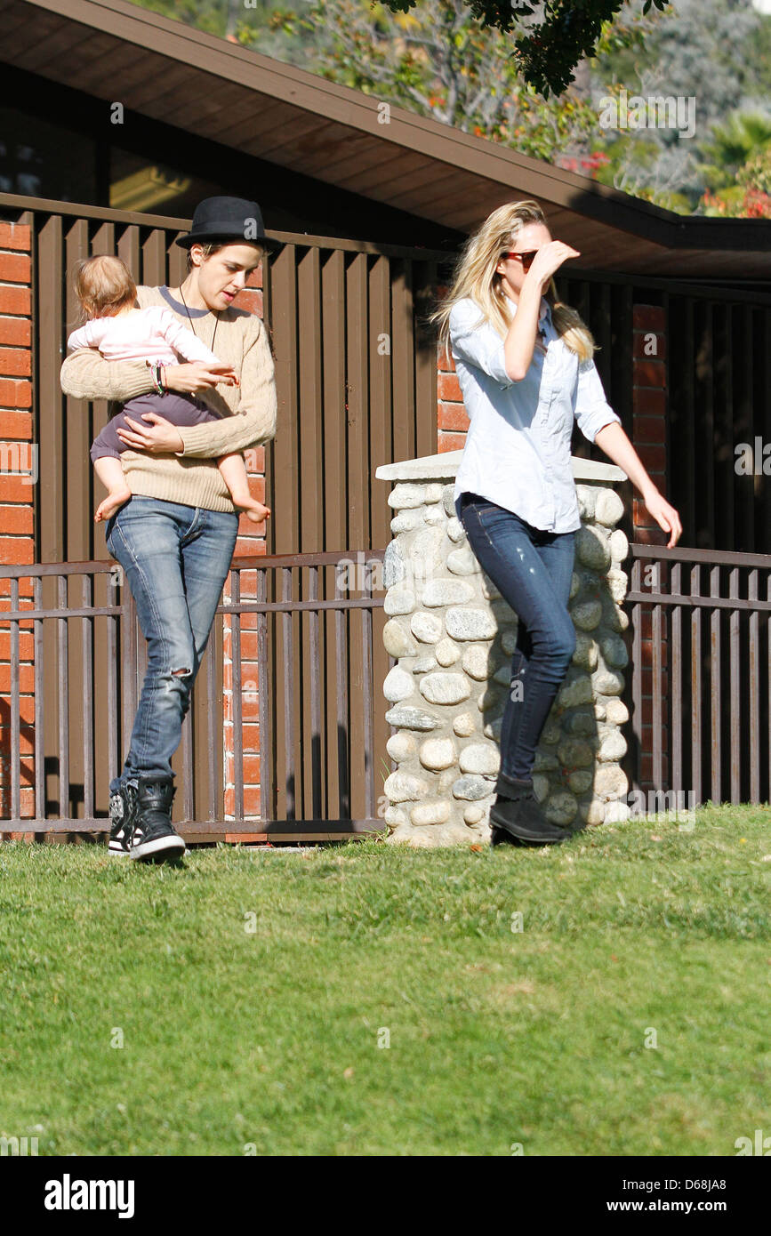 Samantha Ronson and friends spend the day at Coldwater Park Los Angeles ...