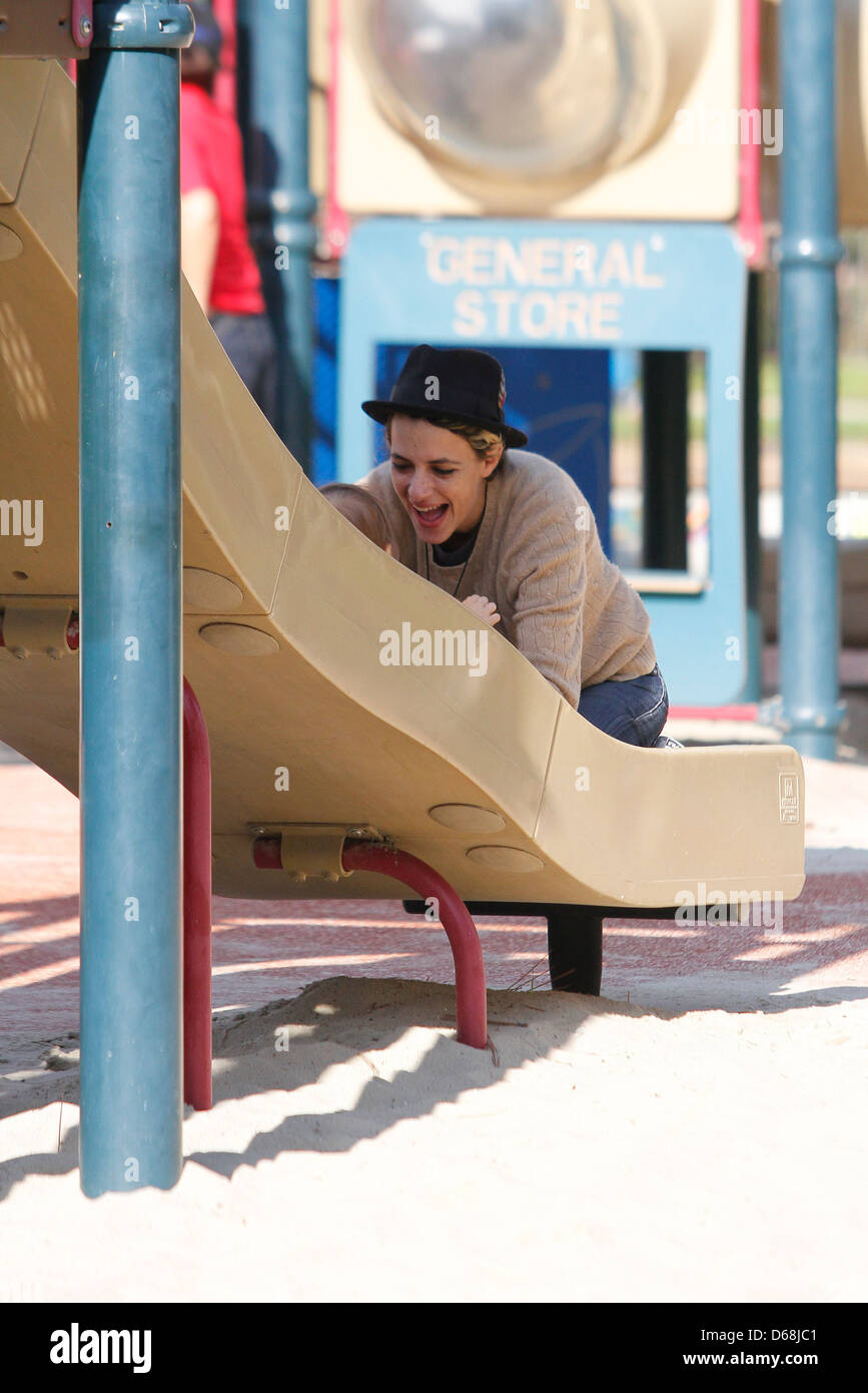 Samantha Ronson and friends spend the day at Coldwater Park Los Angeles ...