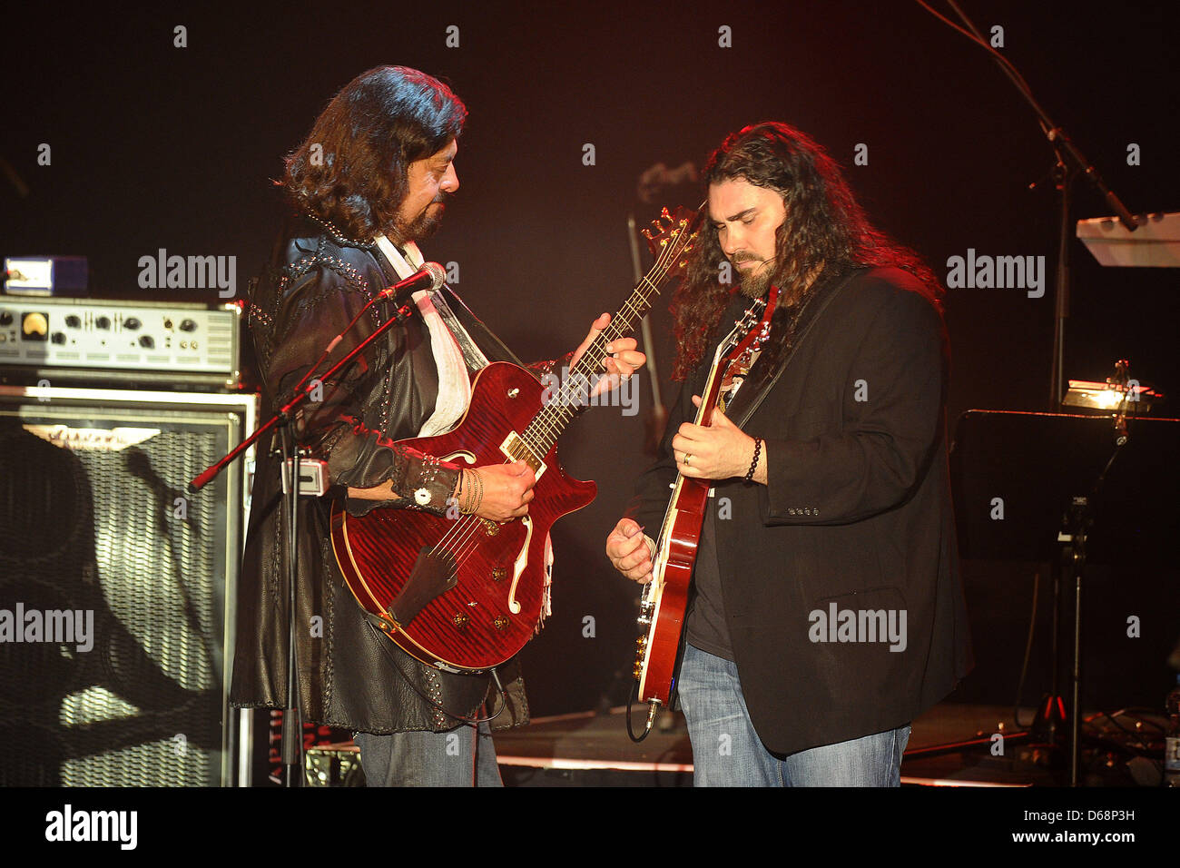 British musician, producer and guitarist Alan Parsons (L) and guitarist Alastair Greene perform on stage during The Alan Parsons Live Project tour 2012 at Circus Krone in Munich, Germany, 19 July 2012. Photo: Revierfoto Stock Photo